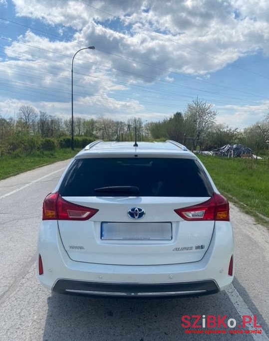 2014' Toyota Auris photo #2