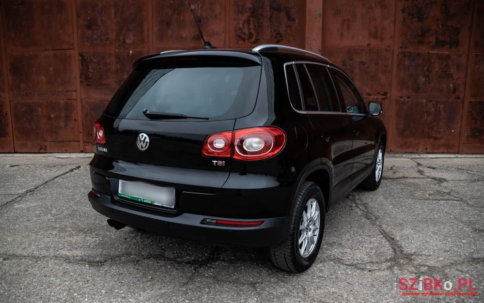 2009' Volkswagen Tiguan photo #6