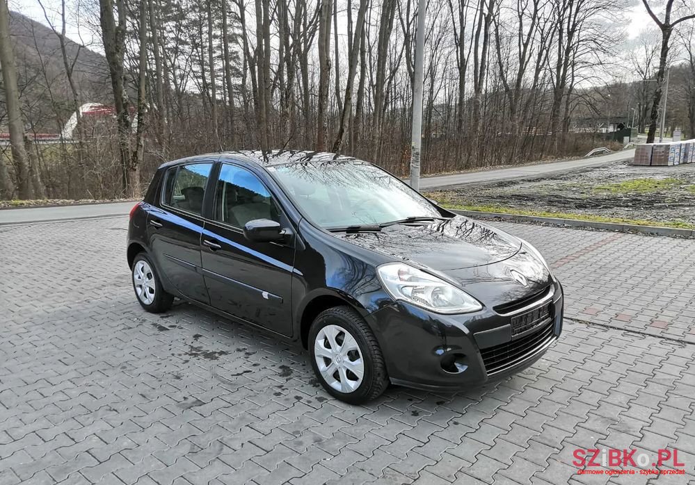 2009' Renault Clio photo #1