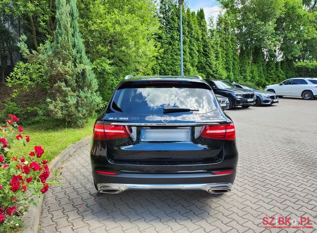 2019' Mercedes-Benz GLC photo #5