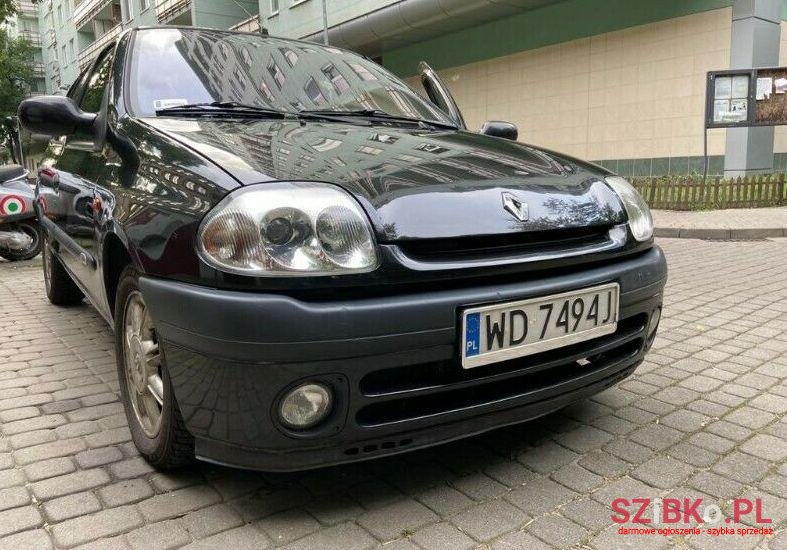 2000' Renault Clio photo #1