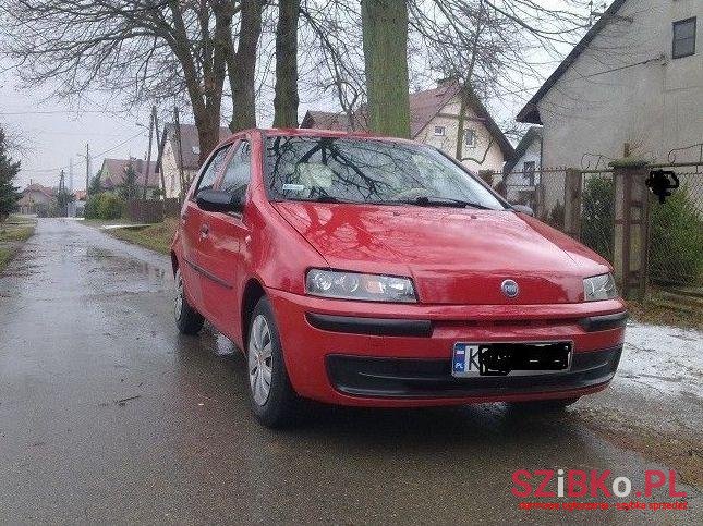 2002' Fiat Punto photo #1