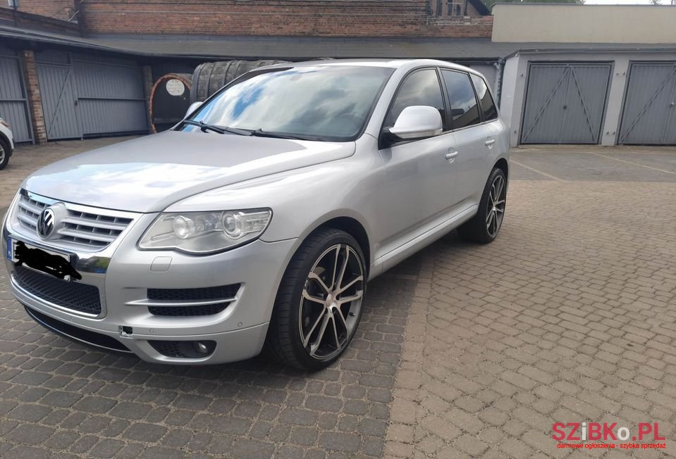 2007' Volkswagen Touareg photo #2