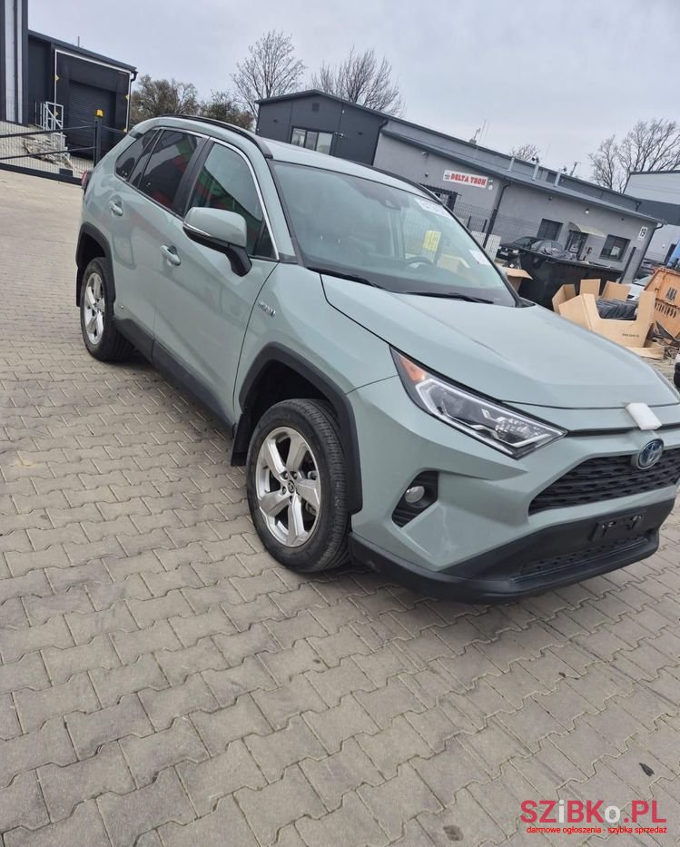 2021' Toyota RAV4 photo #3