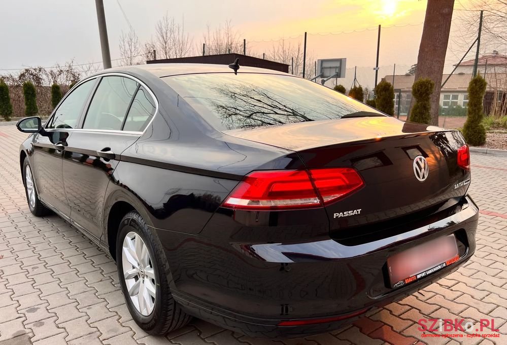 2015' Volkswagen Passat photo #6