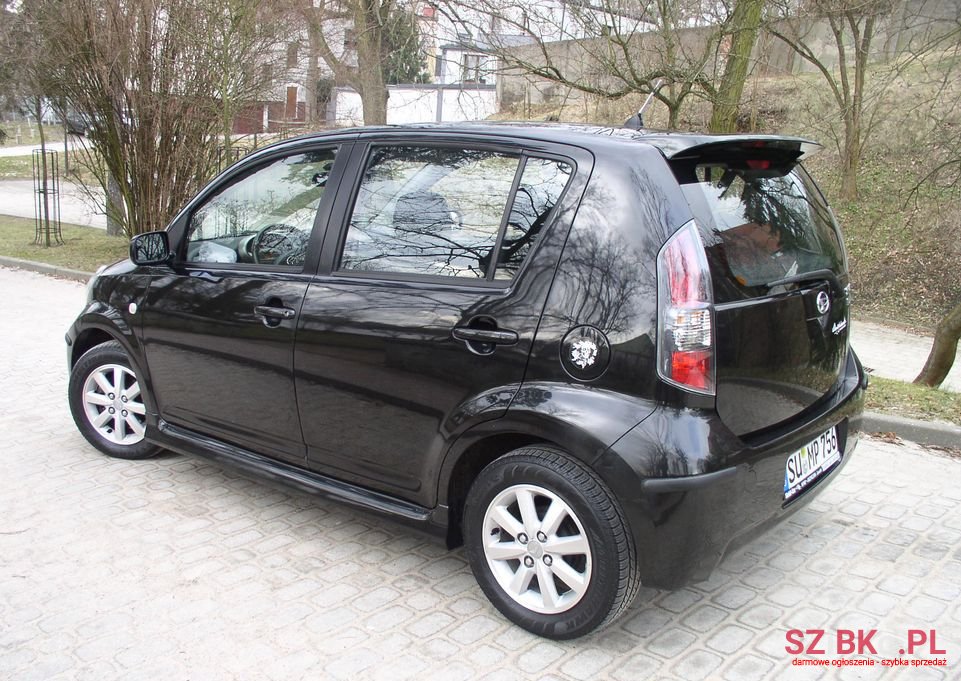 2007' Daihatsu Sirion photo #2