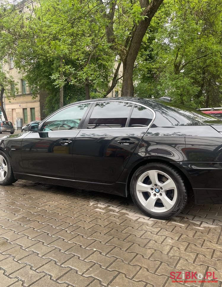 2009' BMW 5 Series photo #3