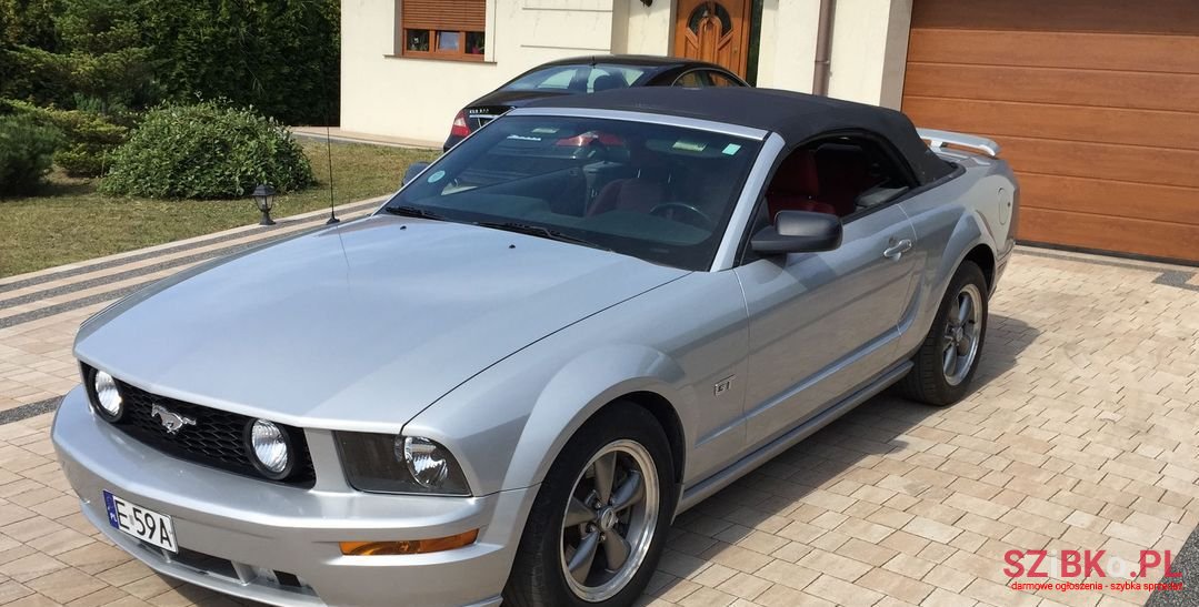 2005' Ford Mustang photo #1