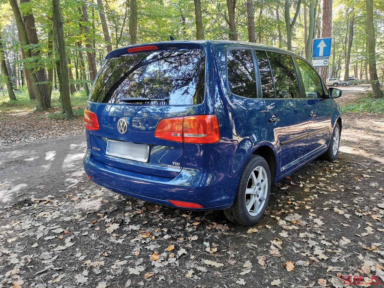2012' Volkswagen Touran photo #3