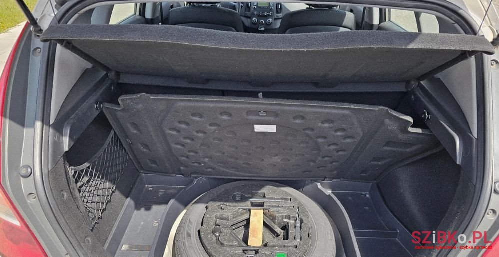 2009' Hyundai i30 1.4 Classic + photo #4