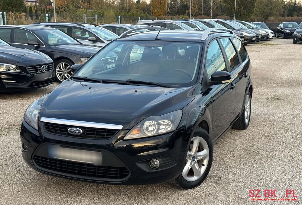 2010' Ford Focus photo #2