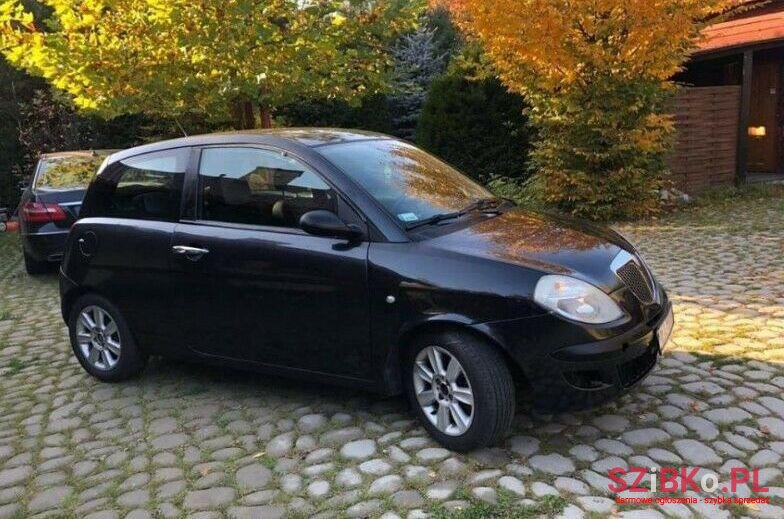 2004' Lancia Ypsilon photo #2