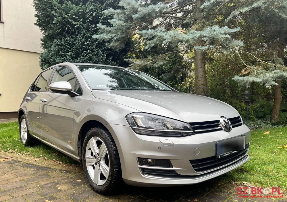 2016' Volkswagen Golf photo #1