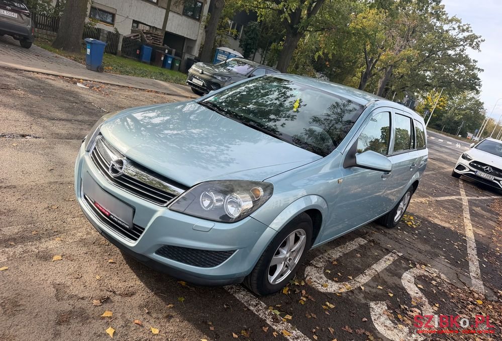 2009' Opel Astra 1.6 Innovation 110 Jahre photo #1