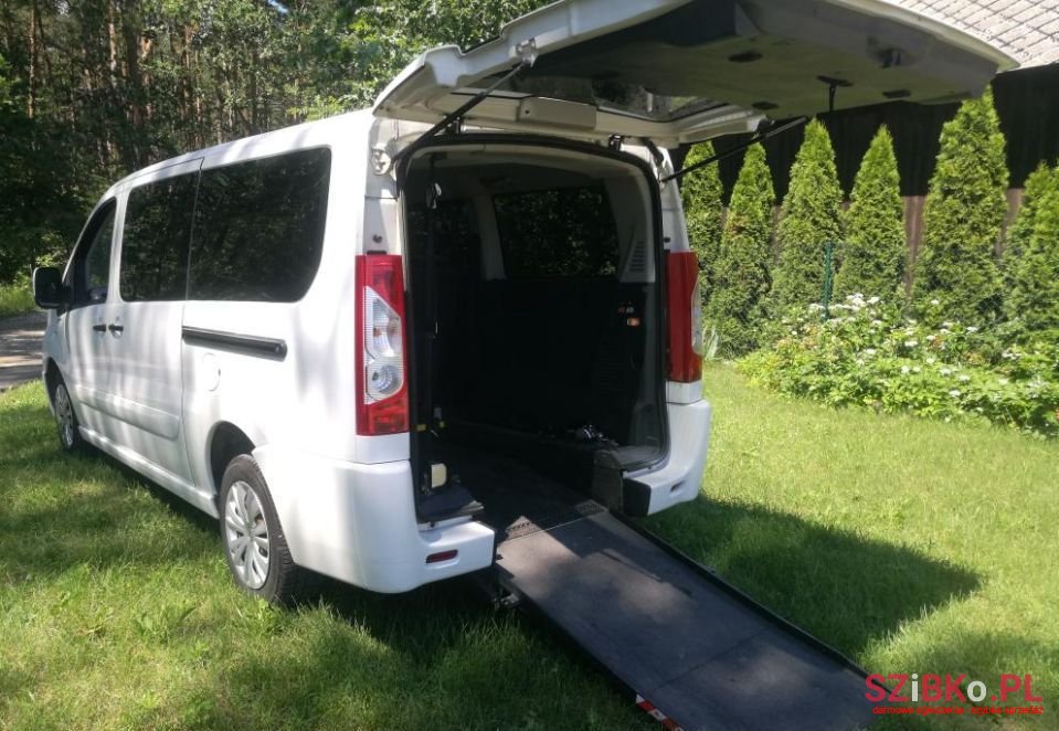 2014' Citroen Jumpy Combi photo #3