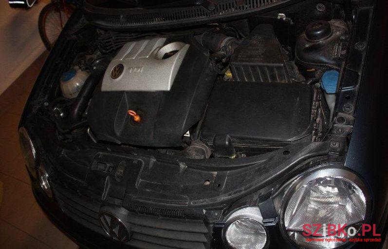 2004' Volkswagen Polo photo #2