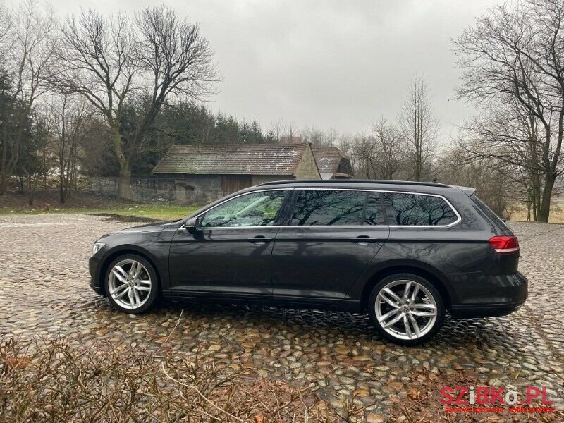 2018' Volkswagen Passat photo #6