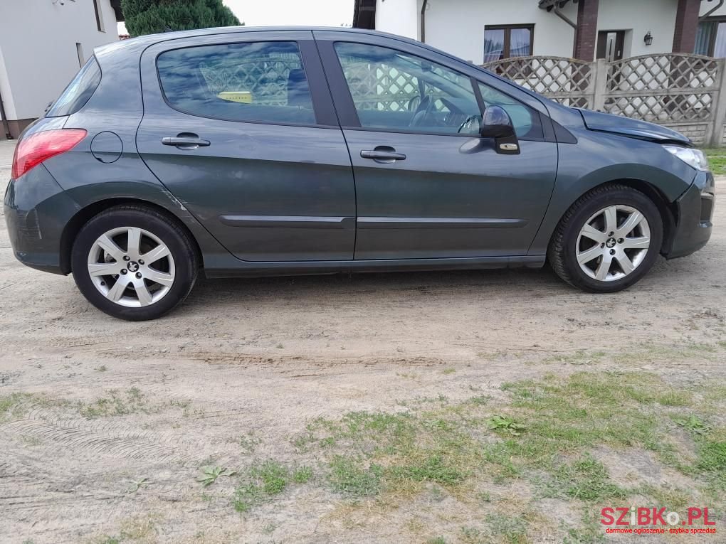 2012' Peugeot 308 photo #2
