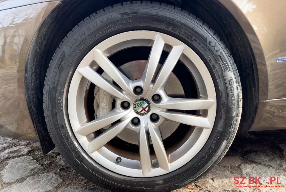 2008' Alfa Romeo 159 photo #3