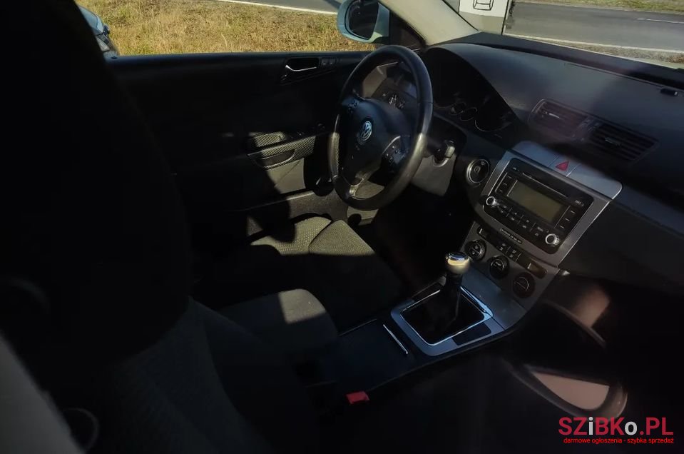 2006' Volkswagen Passat photo #3