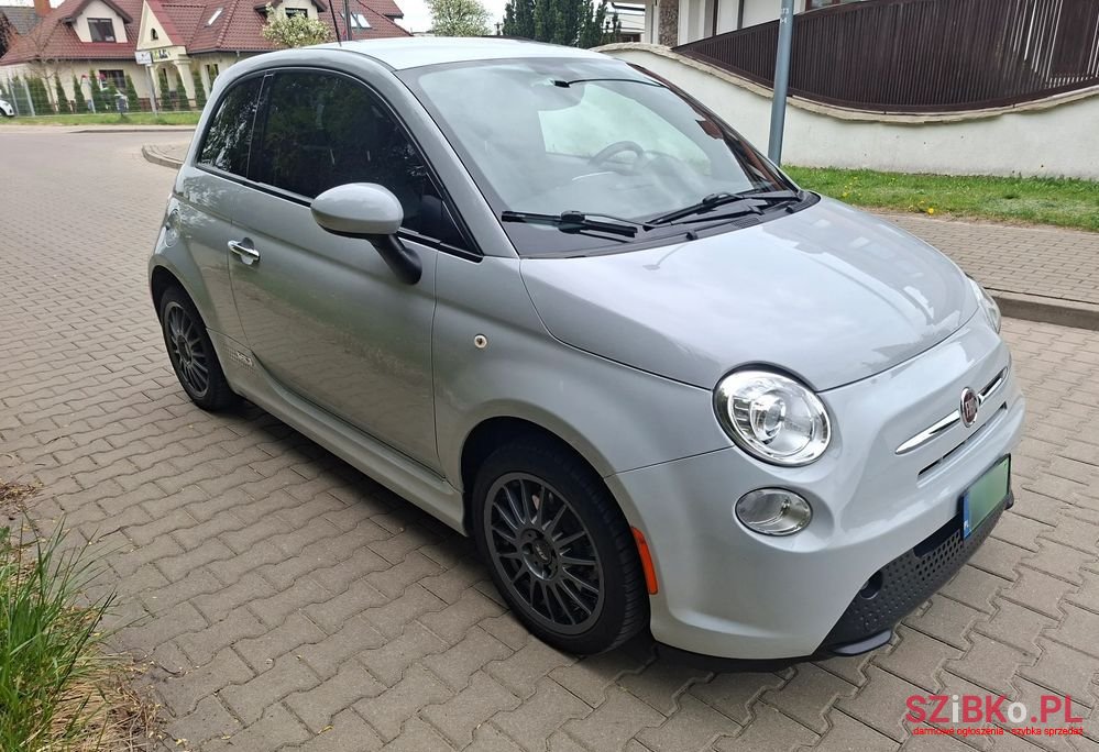 2017' Fiat 500e photo #1