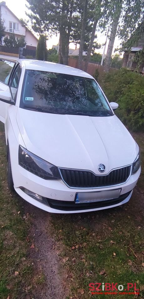 2016' Skoda Fabia 1.4 Tdi Ambition photo #1