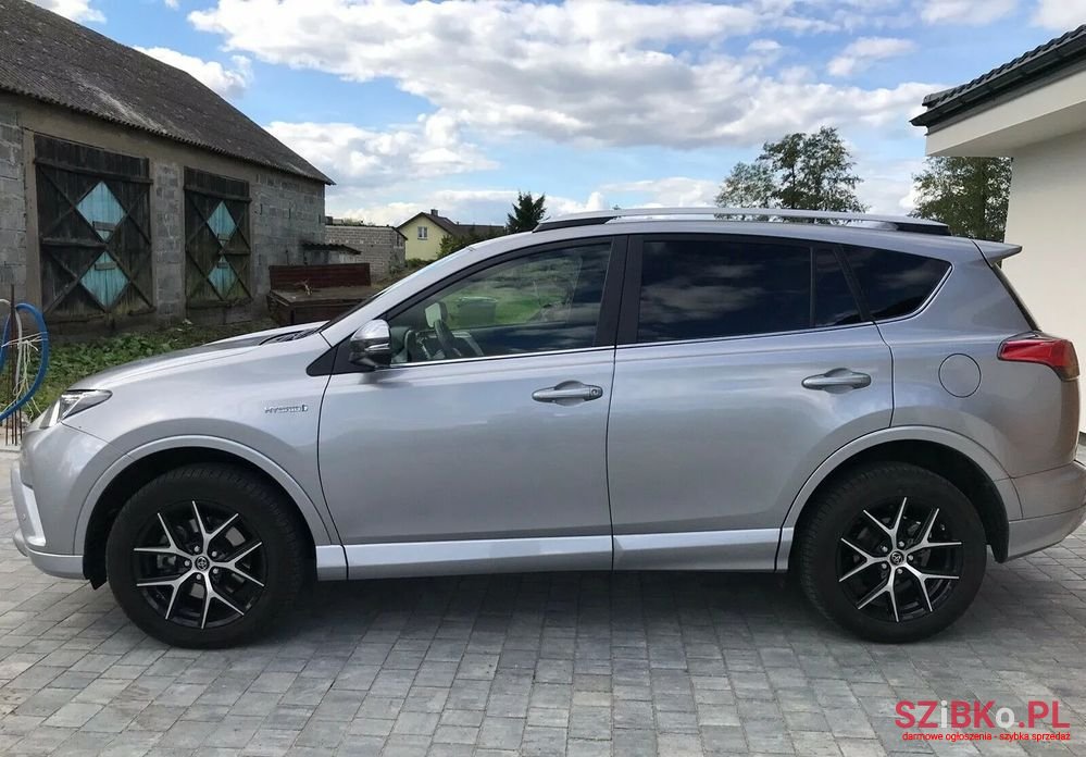 2016' Toyota RAV4 photo #2