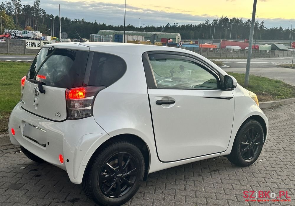 2009' Toyota iQ 1.0 Luna photo #2