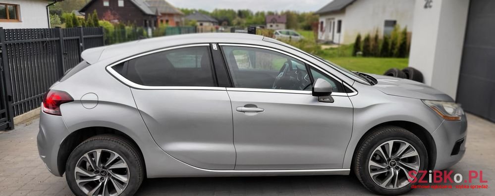 2011' Citroen DS4 1.6 Hdi Chic photo #5