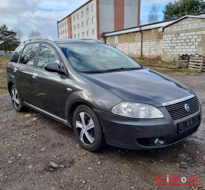 2005' Fiat Croma photo #2