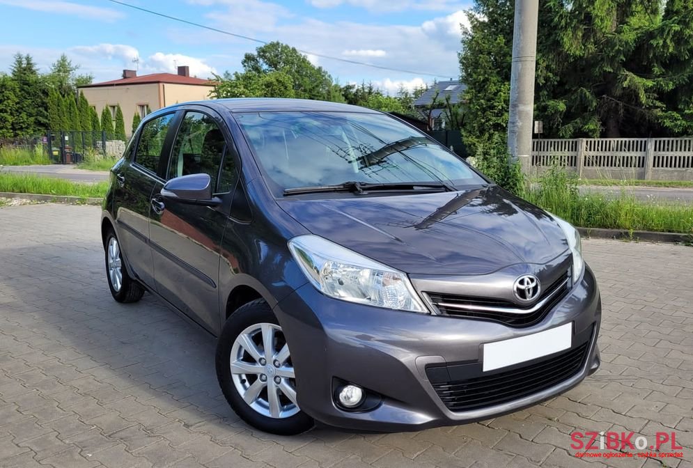 2013' Toyota Yaris photo #1