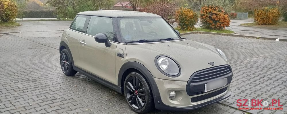 2019' MINI One Essential Trim photo #5