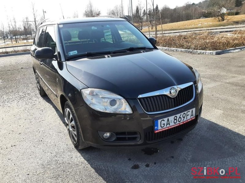 2008' Skoda Fabia Combi photo #3