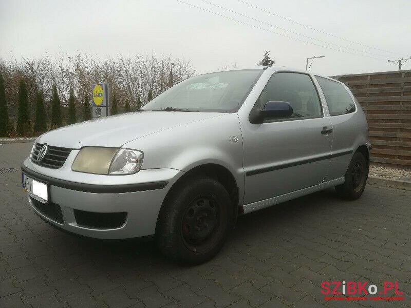 2001' Volkswagen Polo photo #3