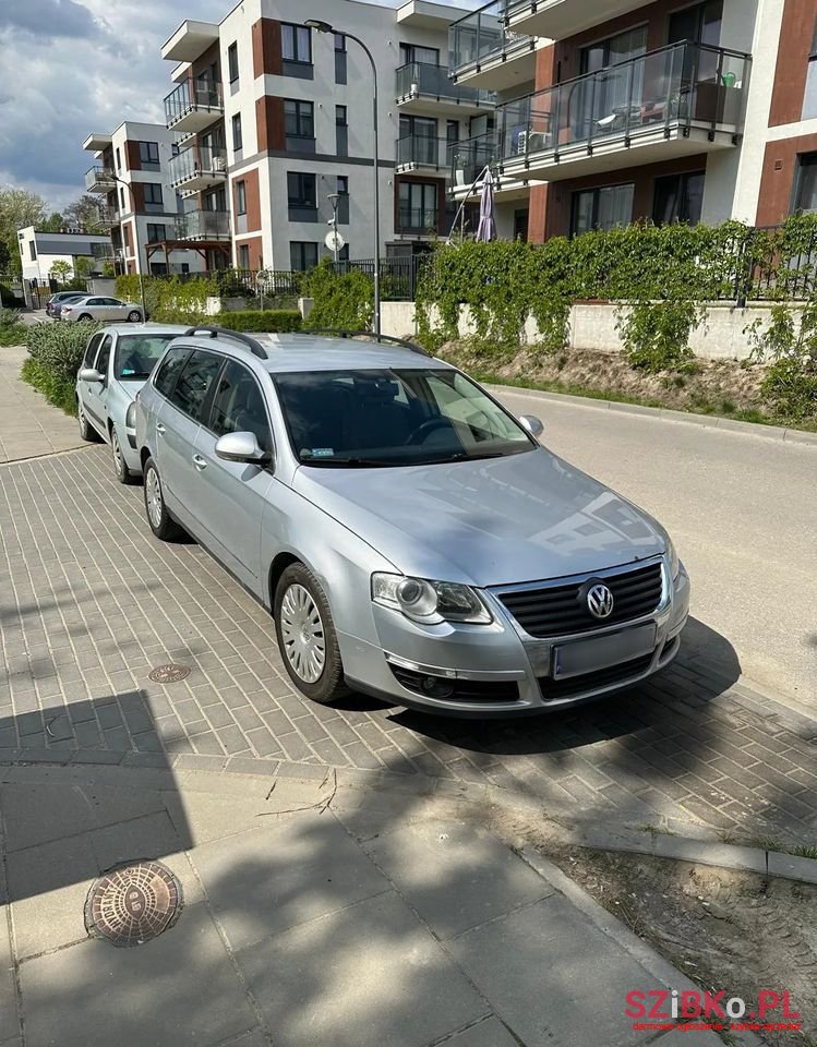 2009' Volkswagen Passat photo #4