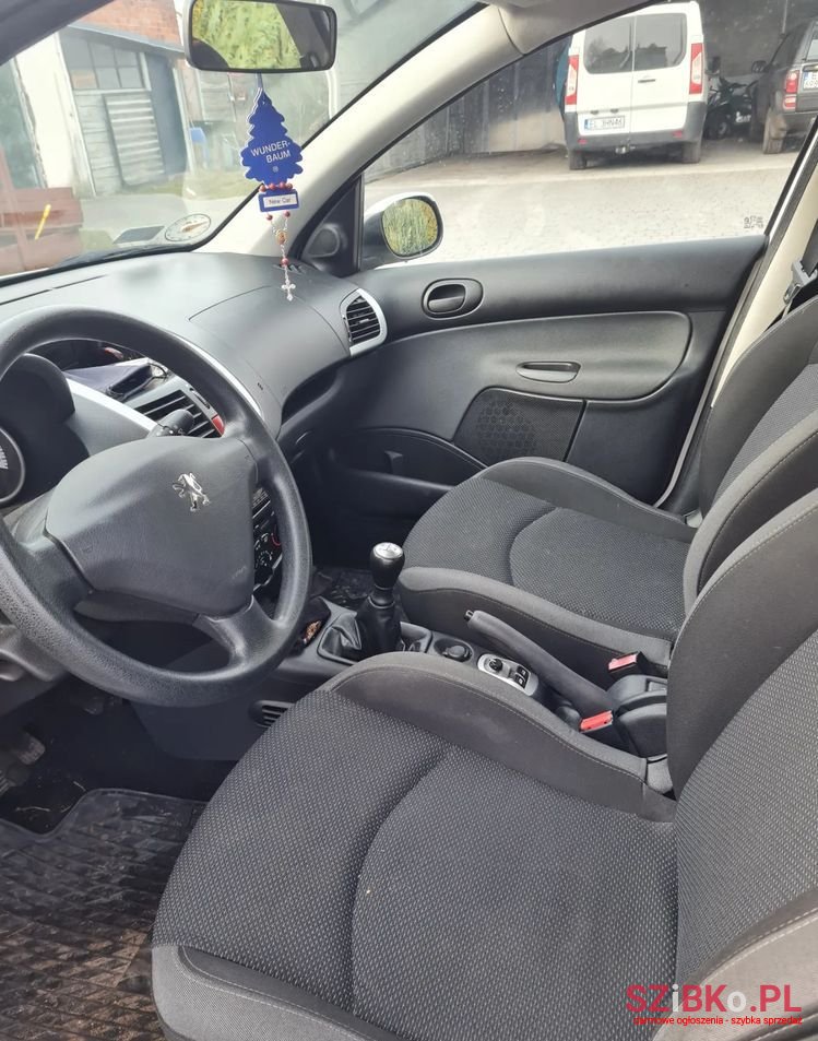 2011' Peugeot 206 Plus photo #3