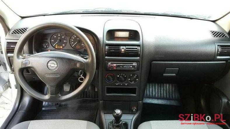 2008' Opel Astra photo #1