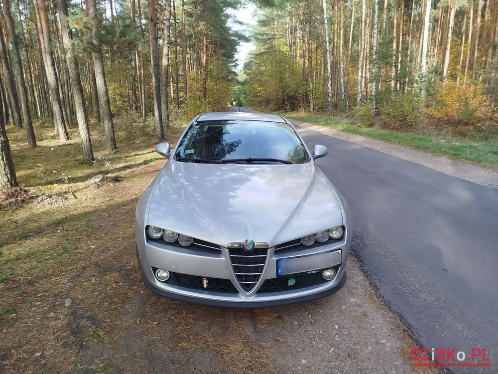 2006' Alfa Romeo 159 photo #2
