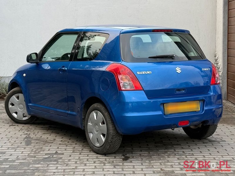 2010' Suzuki Swift 1.3 Comfort+ photo #3