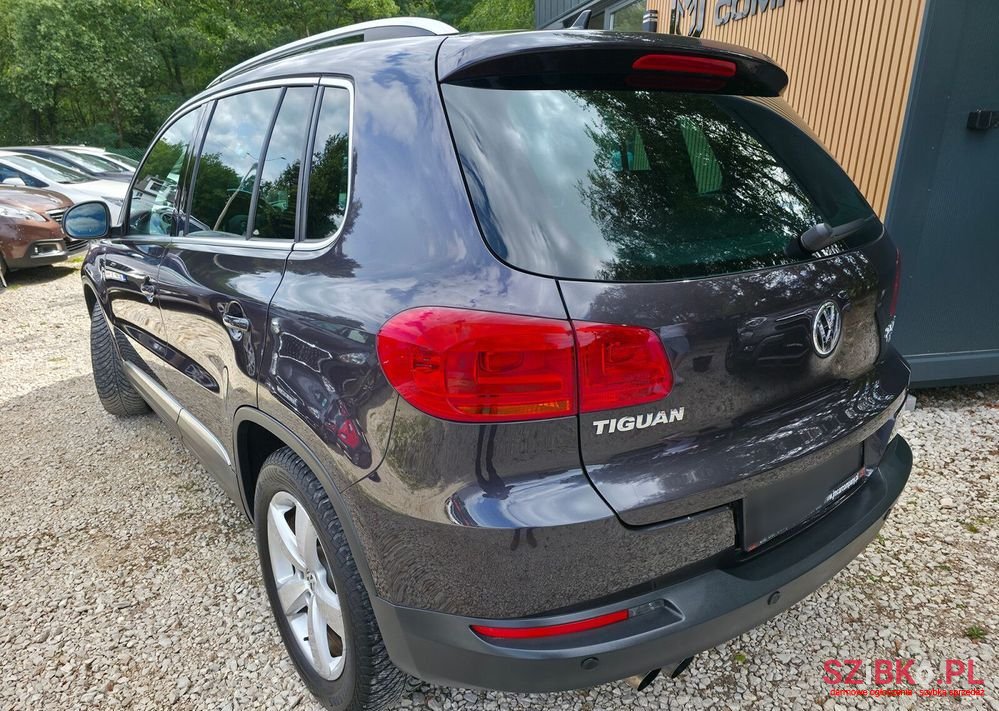 2015' Volkswagen Tiguan photo #4