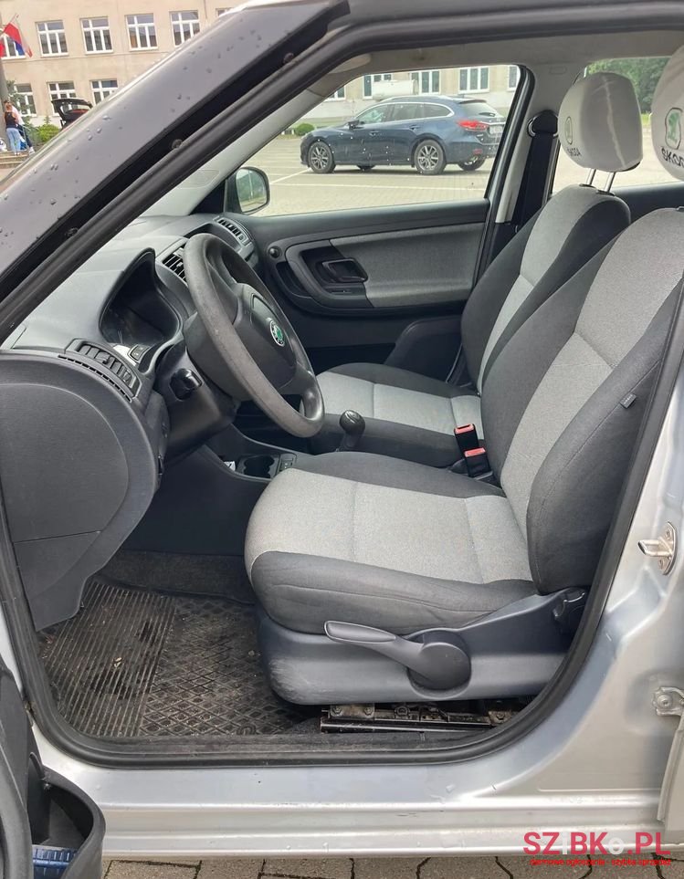 2011' Skoda Fabia 1.6 Tdi Dpf Classic photo #5