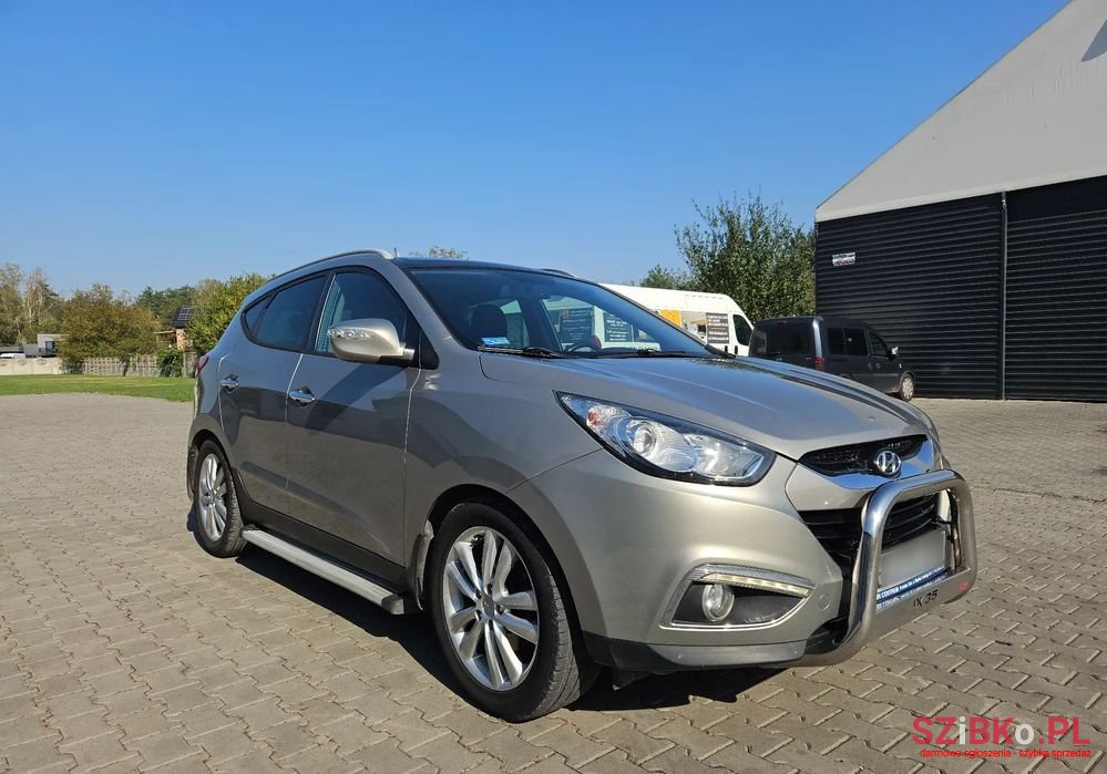 2011' Hyundai ix35 2.0 Crdi Style photo #2