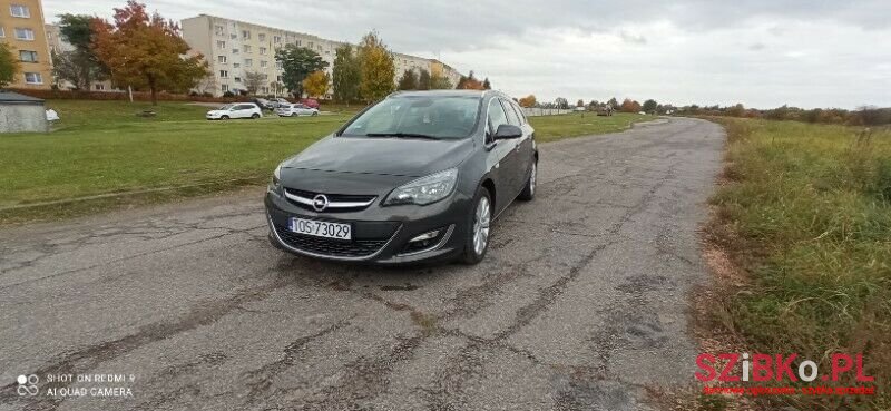 2014' Opel Astra photo #2