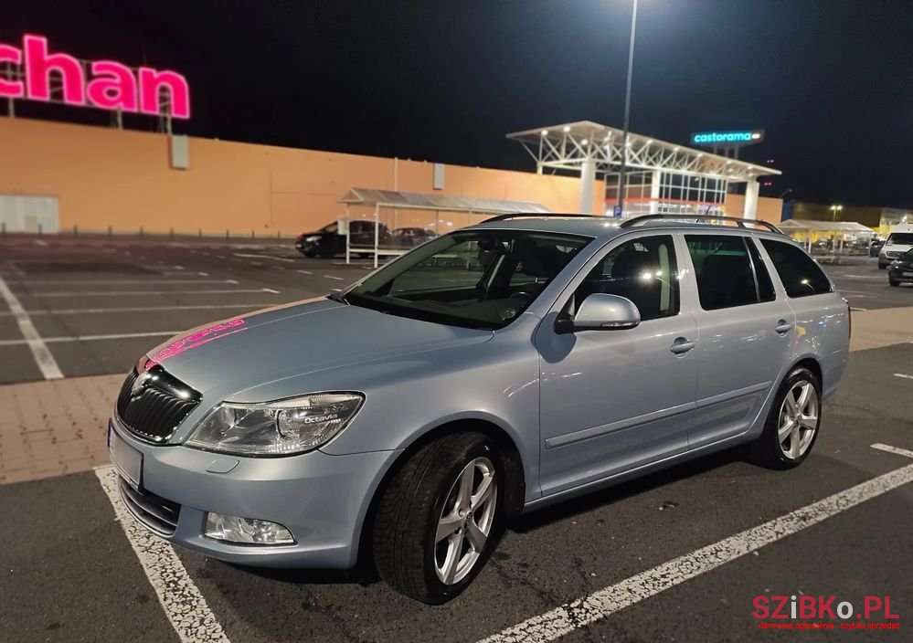2009' Skoda Octavia Combi photo #5
