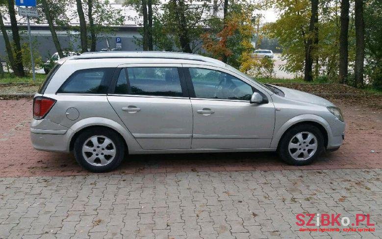 2005' Opel Astra photo #1