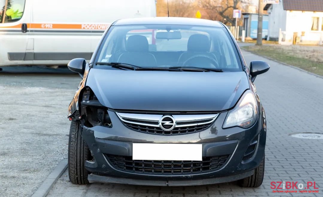 2014' Opel Corsa photo #2