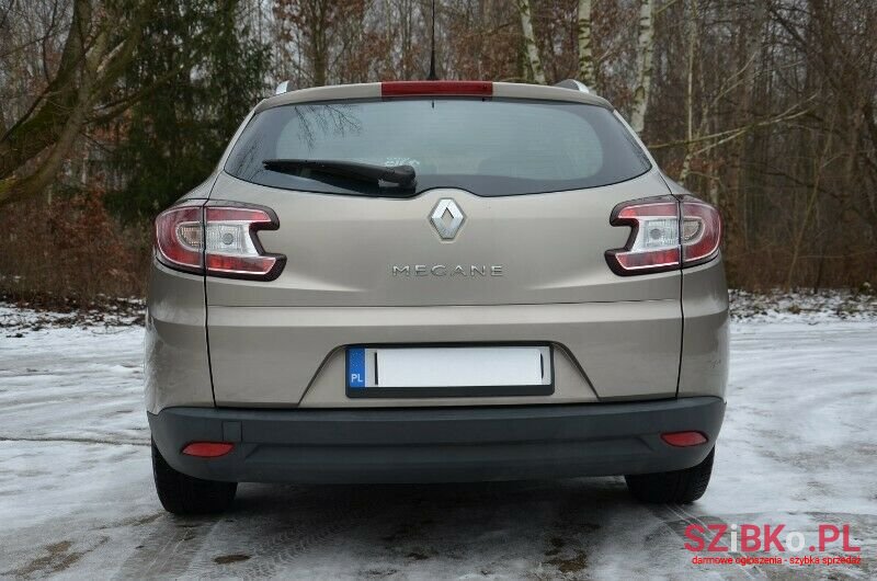 2011' Renault Megane photo #4