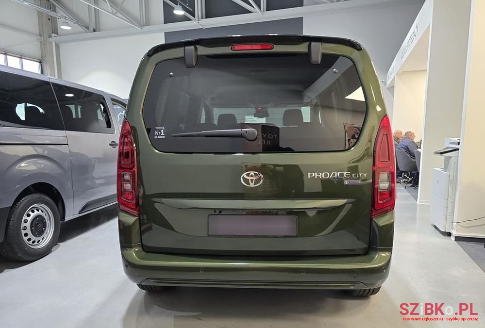 2024' Toyota ProAce City Verso photo #4