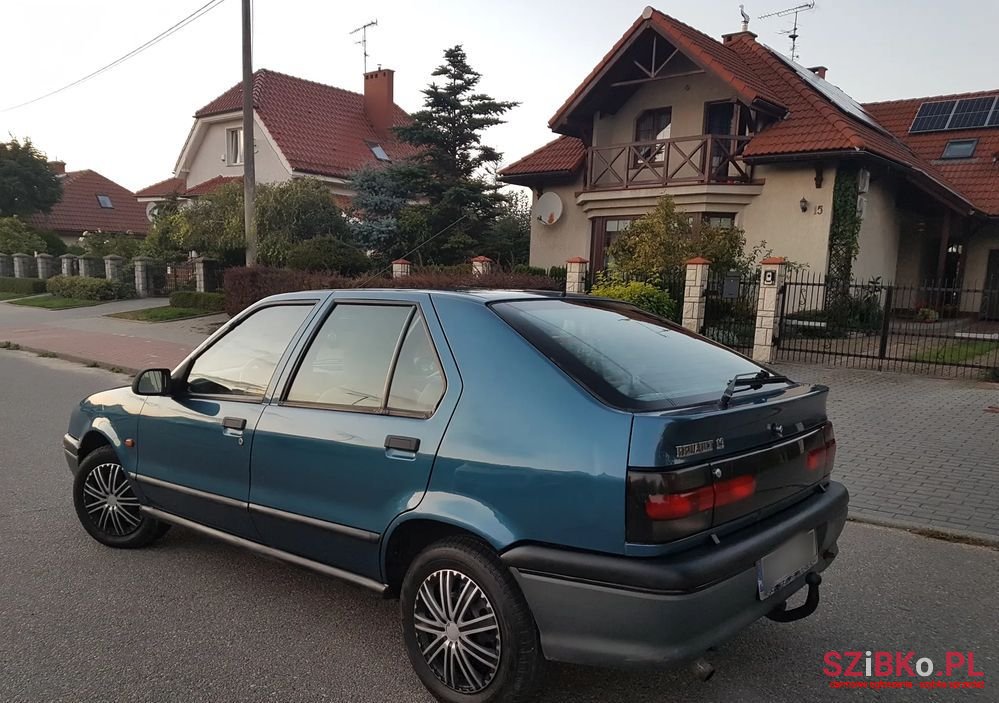 1992' Renault 19 photo #4