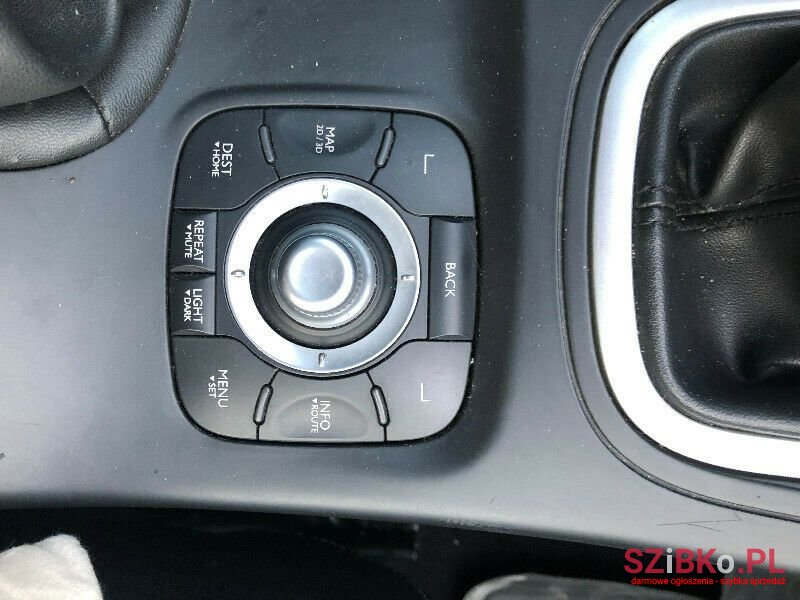 2010' Renault Megane photo #4